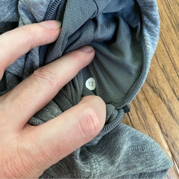 Lululemon Race Your Pace 1/2 ZipHeathered Slate size 12 - Picture 10 of 11